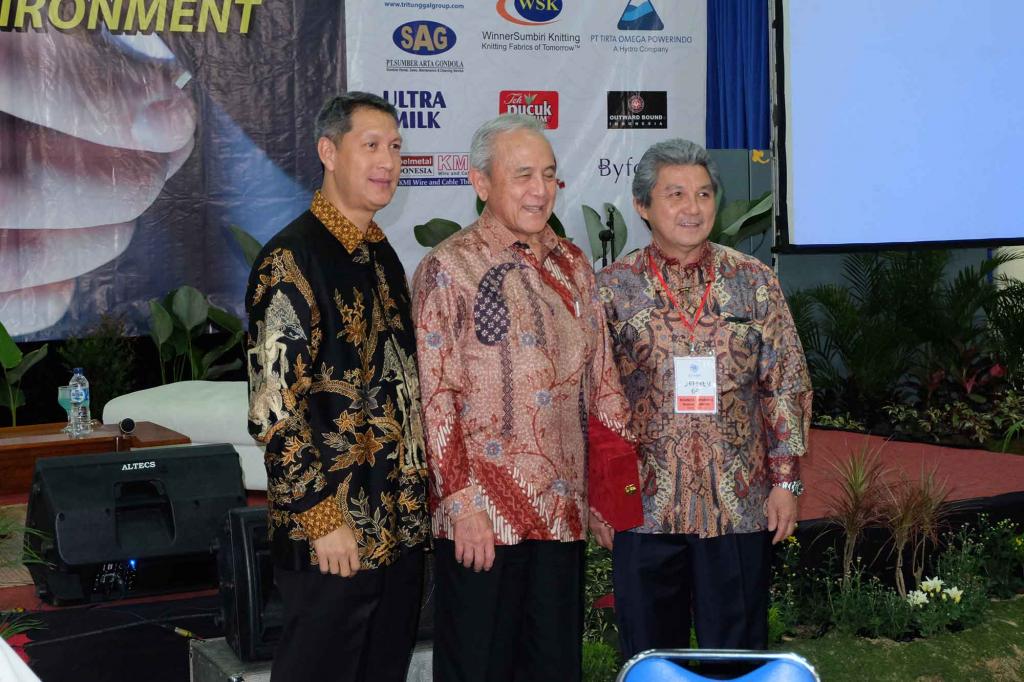 1519877671.jpg Slide